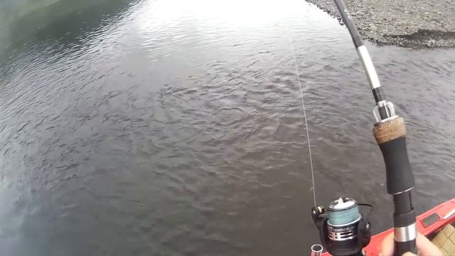 Ловля огромного хариуса в очень глубоком озере! На такой глубине вы точно не ловили! смотреть онлайн