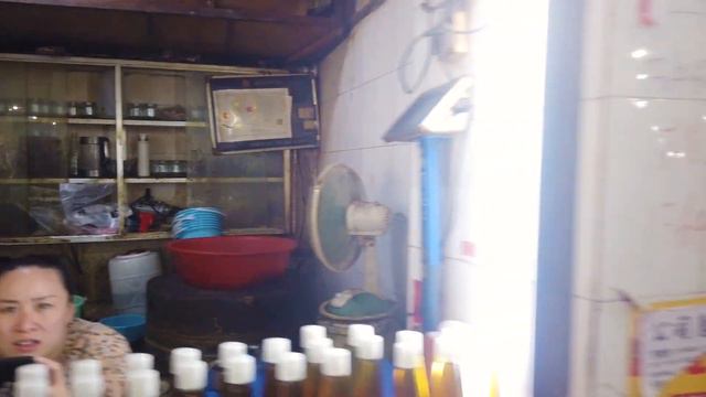 【HD】Walk in Central Chongqing, China | Sixian Alley in Yuzhong District | 中国重庆市渝中区得意世和四贤巷街拍 смотреть онлайн