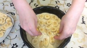 Банановая шарлотка.