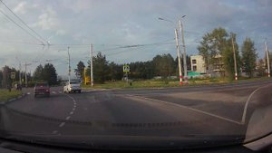 Как нельзя съезжать с кругового движения