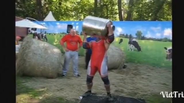 СТРОНГМЭН ТУРНИР В СК "САЛЮТ ГЕРАКЛИОН" АВГУСТ 2016 ГОДА. 100 liters milk can overhead lift. смотреть онлайн