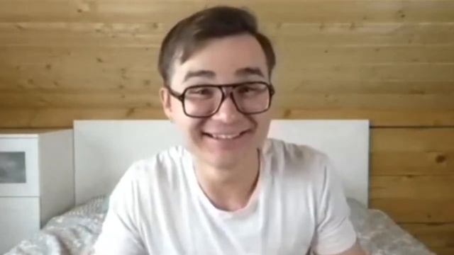 Почему этот блогер на свободе или не подался в бега? смотреть онлайн