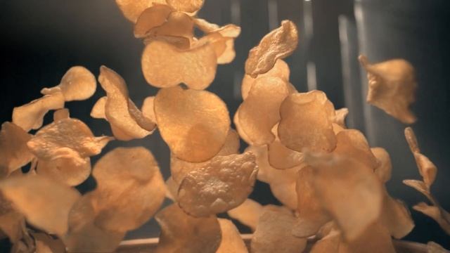 Особо хрустящие картофельные чипсы Estrella Kettle cooked. смотреть онлайн