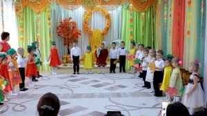 Детская, осенняя песня "Падают, падают листья" Средняя гр.