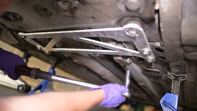 [Tutoriel] Montage Renfort Inférieur & Barre Anti-Rapprochement Arrière - Renault Mégane 3 RS смотреть онлайн