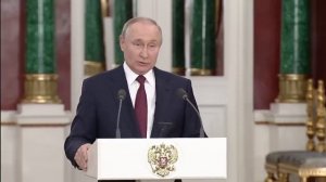 Владимир Путин пошутил, что посмотрит обращение президента на Новый год
