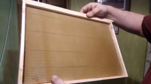 Пчеловодство с нуля - Матрица для вощины - Наващиваем рамки самодельной вощиной