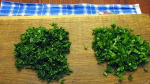 Как приготовить холодник на кефире, со свёклой и колбасой? Рецепт холодного супа.