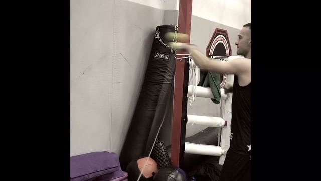 Как развить скорость ударов и реакцию? смотреть онлайн