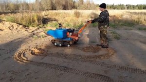 гусеничная мототачка и гусеничный привод на огороде осенью