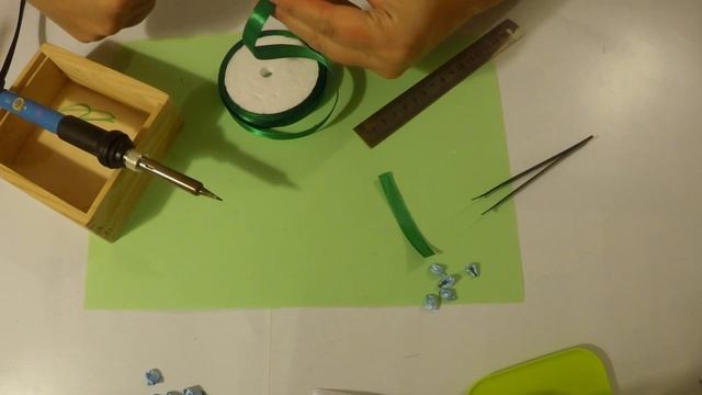 Ободок с маленькими цветочками в технике Канзаши ✿◠✿ + English subtitles смотреть онлайн