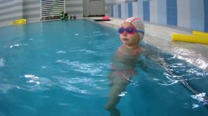 Самостоятельно учим ребенка плавать