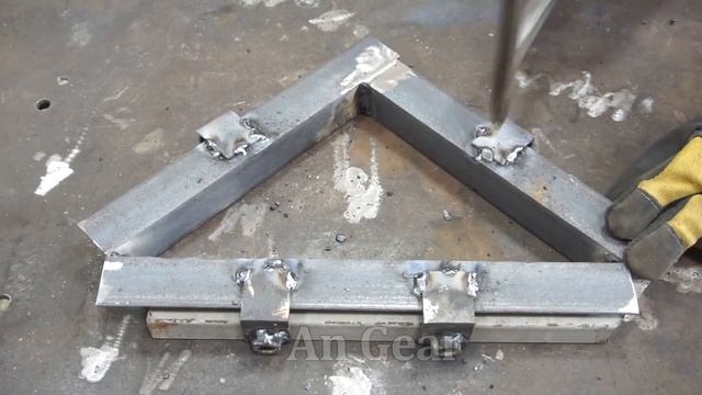 Для Сварщиков Отличная Идея из Уголка! смотреть онлайн