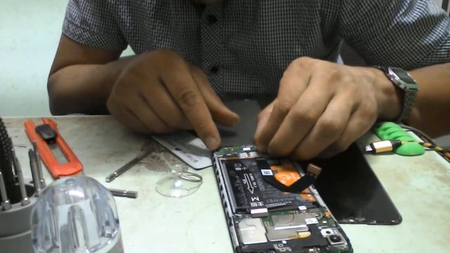 Смартфон Honor 8A (JAT-LX1). (Замена тачскрина самому) смотреть онлайн