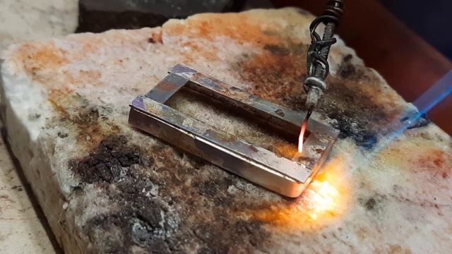 Серебряное кольцо ручной работы