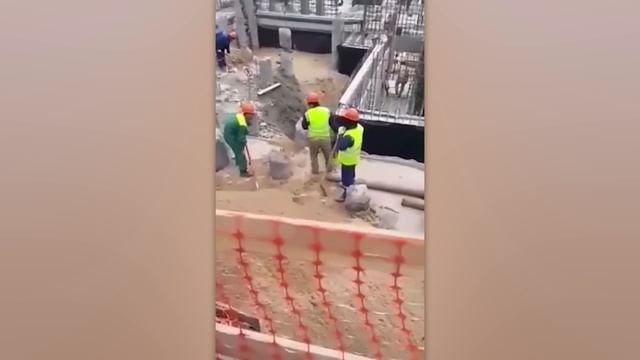 САМЫЕ НЕЛЕПЫЕ ОШИБКИ РАБОЧИХ, СНЯТЫЕ НА КАМЕРУ