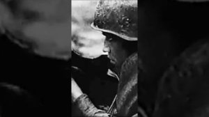 Зачем советские солдаты надевали каску задом наперед в годы ВОВ?