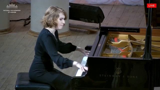 Anastasia Rizikov│Bizet-Horowitz - Carmen Fantasie смотреть онлайн