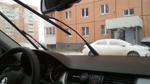 Сервисное положение стеклоочистителей Skoda Rapid