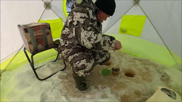 РЫБАЛКА НА ТАЁЖНОМ ОЗЕРЕ, ТЕСТ ПАЛАТКИ смотреть онлайн