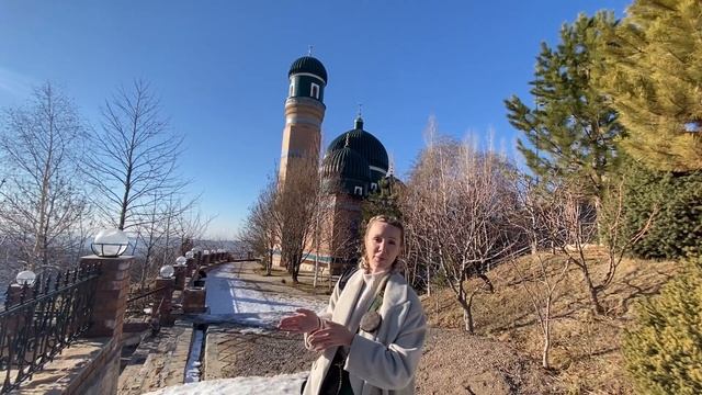 Узбекистан. Кумушкан. Красивая мечеть в кишлаке