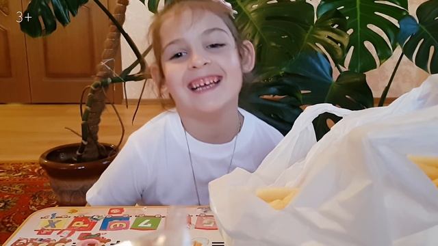 Крутые украшения в кукурузных палочках Француженка. Распаковка кукурузных палочек. Для девочек смотреть онлайн