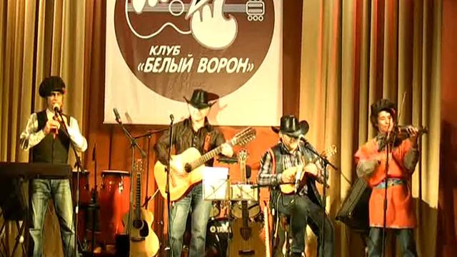 28.avi Масленница 2010 Клуб Белый Ворон Авторская песня