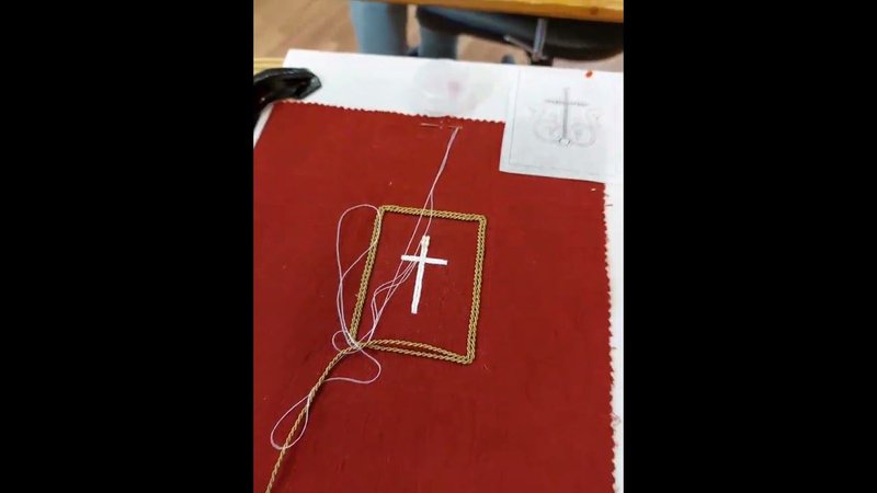 На мастер-классе золотного шитья. Инструктаж