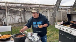Estamos En Vivo Haciendo Una Carne Asada Pollo Y Nopales!🥩🍗🌵