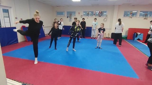 Мастер класс по Контемпорари с Соней Кузнецовой (3) смотреть онлайн