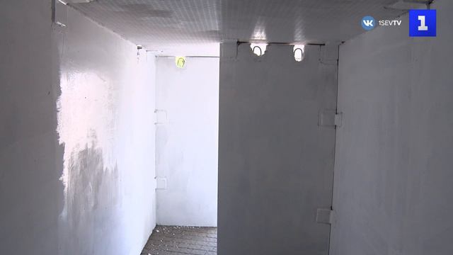 Два укрытия установили на площади Нахимова в Севастополе