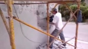 Как строители работают отбойным молотком Прикол