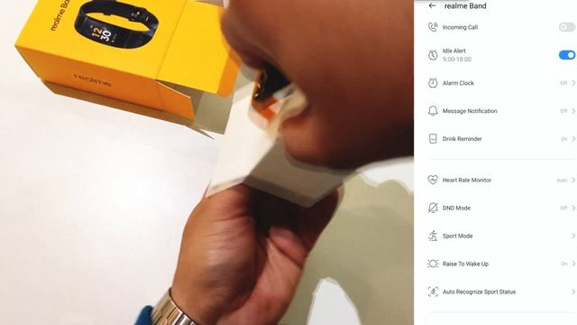 RealMe Band Review in English and Unboxing смотреть онлайн