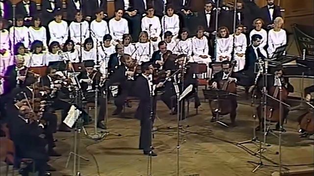 Vladimir Spivakov - Bach: Violin Concerto No. 1 in A minor - Moscow Virtuosi смотреть онлайн