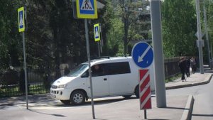 Hyundai H-1