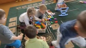 Как мы в садике живем. Детский сад "ЁЛОЧКА"