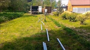 Установка забора из профлиста и профнастила.