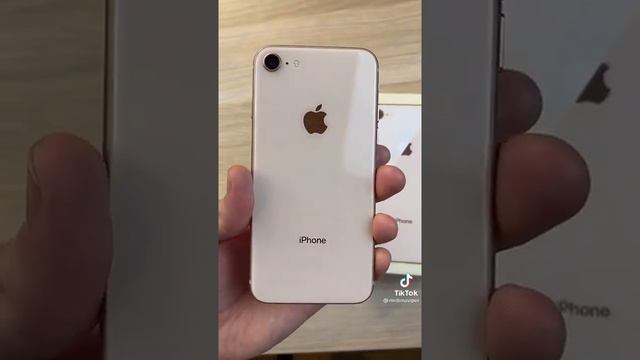 распаковка IPhone 8