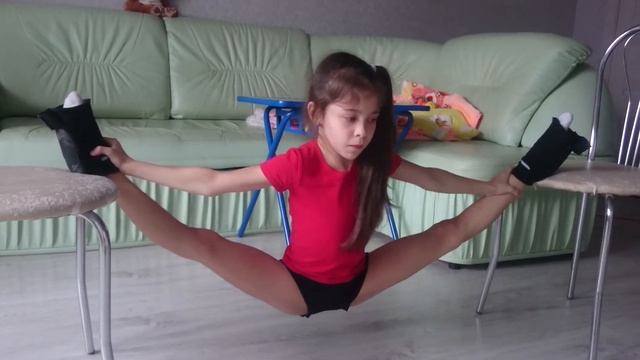 Леонова Софья 9 лет 28.01.18 растяжка смотреть онлайн