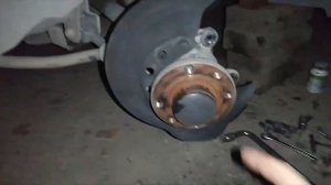 Замена тормозных дисков и колодок Lada Granta
