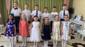 Песня "Мама-добрый ангелочек" музыка Е.Обухова