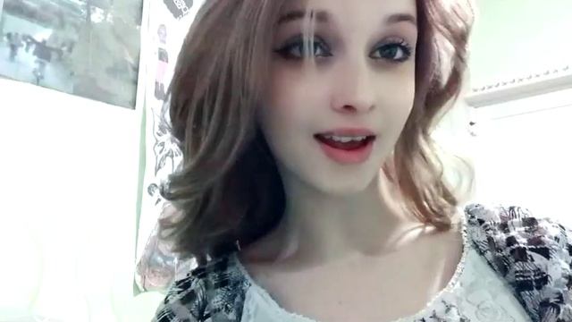 Карина Попова.