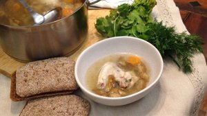 Куриный суп с солеными грибами