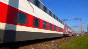 Электровоз ЭП20-072 со скорым двухэтажным поездом №103 "Адлер - Москва"