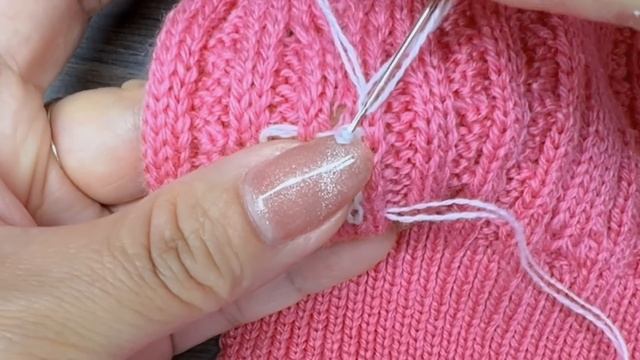 Knitwear Repair: How to Fix a Hole in Your Sweater смотреть онлайн