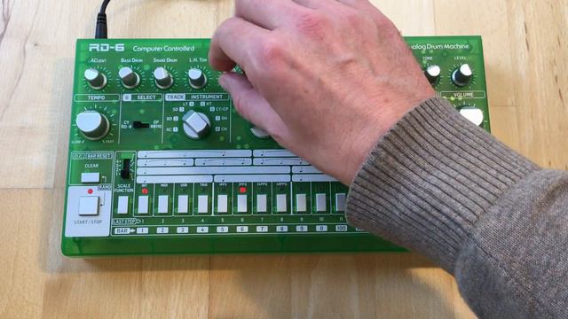 Behringer RD-6 First Impression (no talking) смотреть онлайн