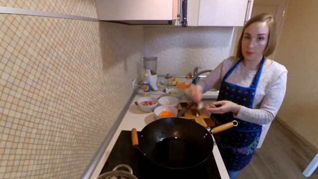 Вок со свининой и овощами - паназиатская кухня