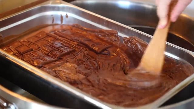 I Made A Giant 121-Pound M&M'S смотреть онлайн