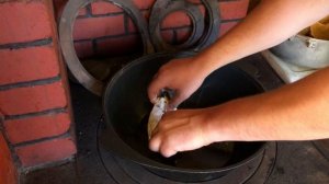 Караси жаренные во фритюре.Готовим в Сибирских условиях!))