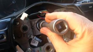 Как снять подушку безопасности, руль и улитку. Киа Рио 4